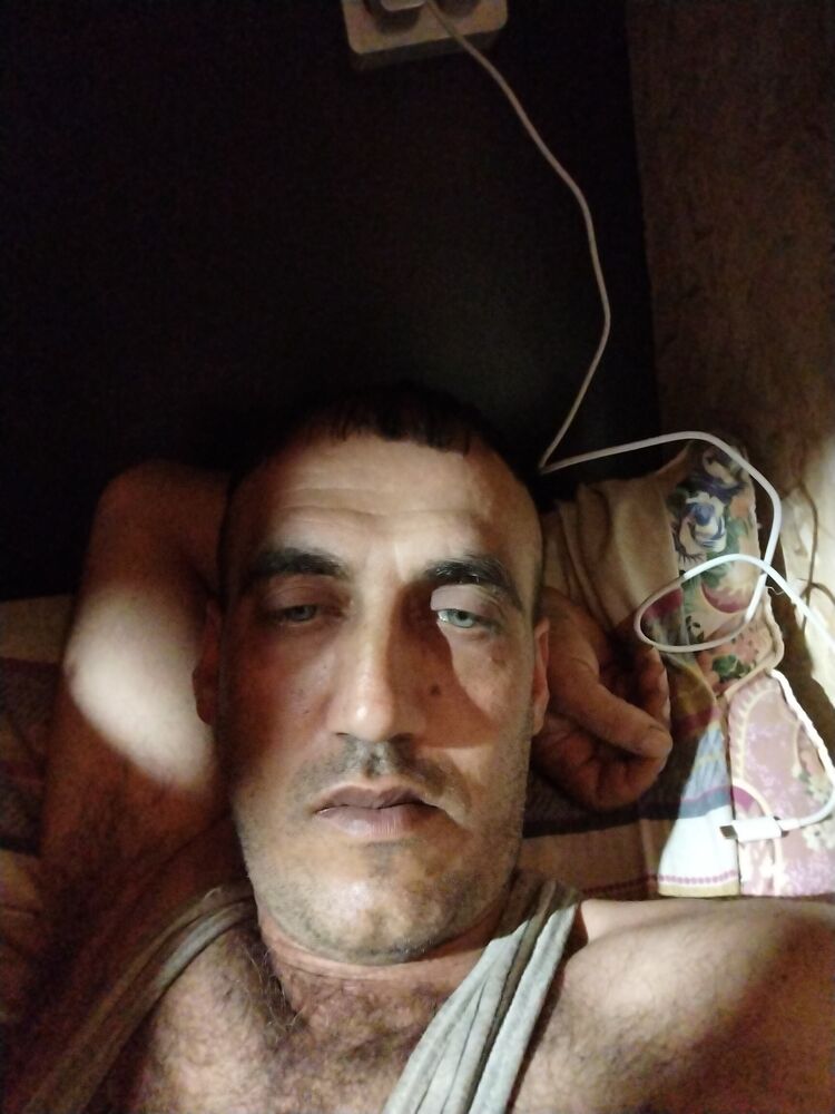  51704673  Vahag, 42 ,    