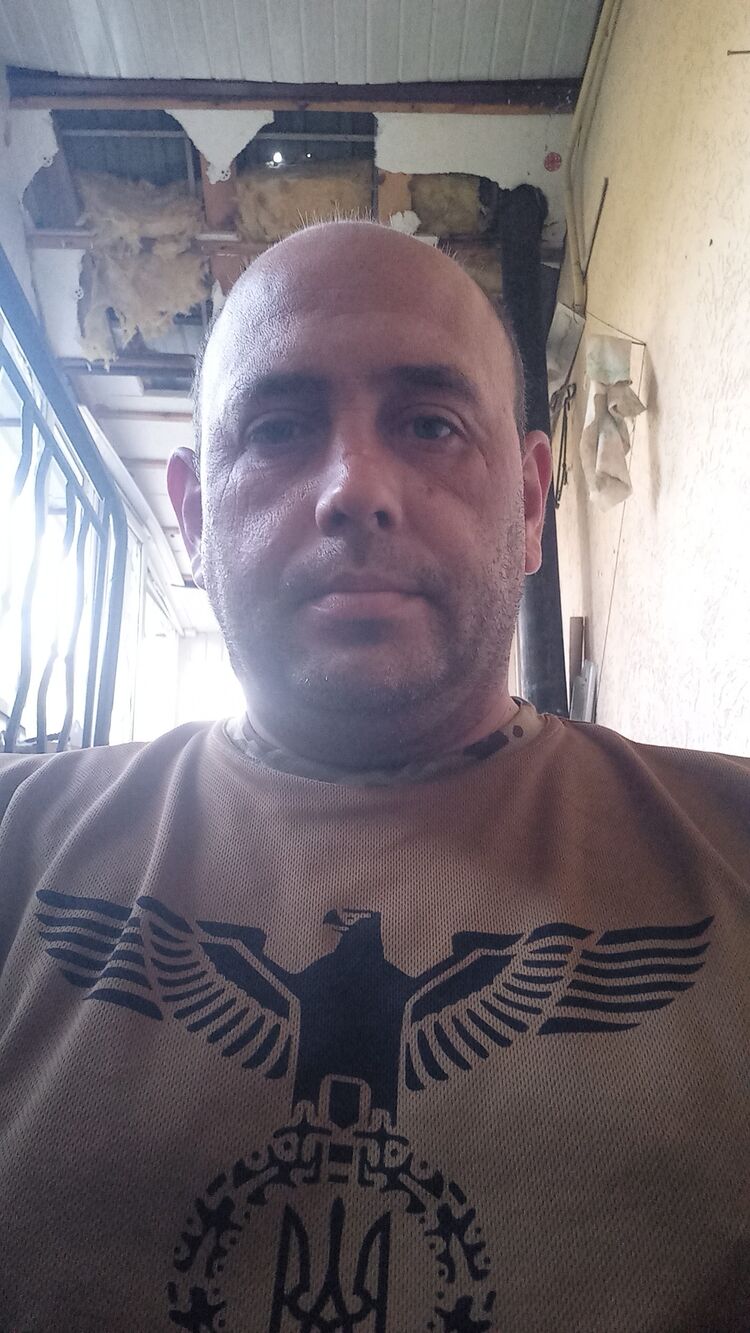  46046803  , 41 ,    