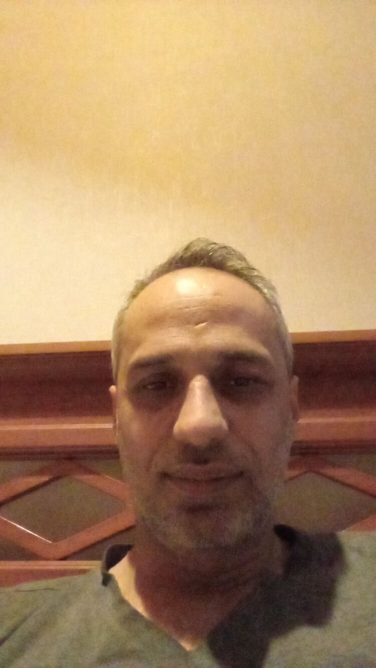  47423783  Serhat, 44 ,    