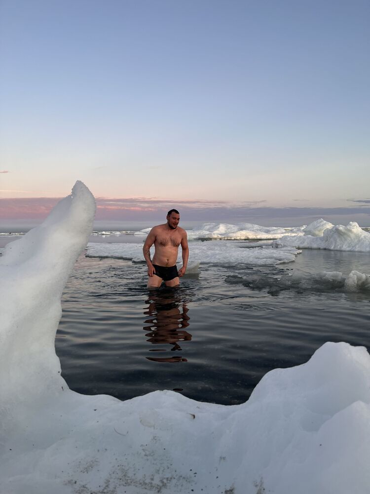  53173683  , 29 ,    -