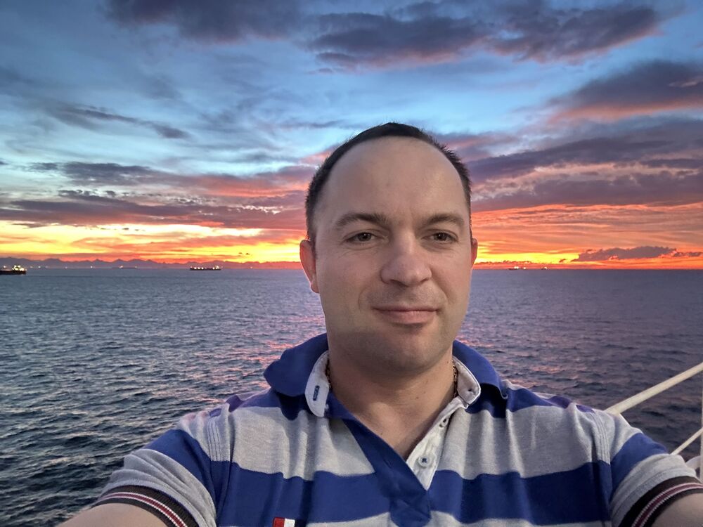  ,   Sergei, 42 ,   ,   , 