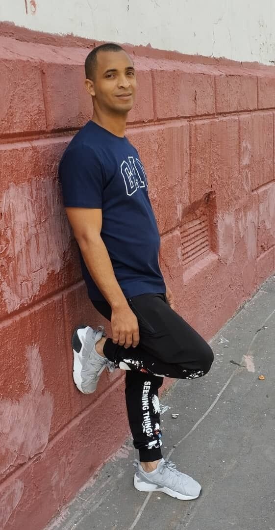  44989893  Eduardo, 33 ,    