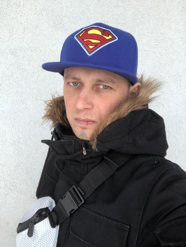  33130333  Alexander, 39 ,    -