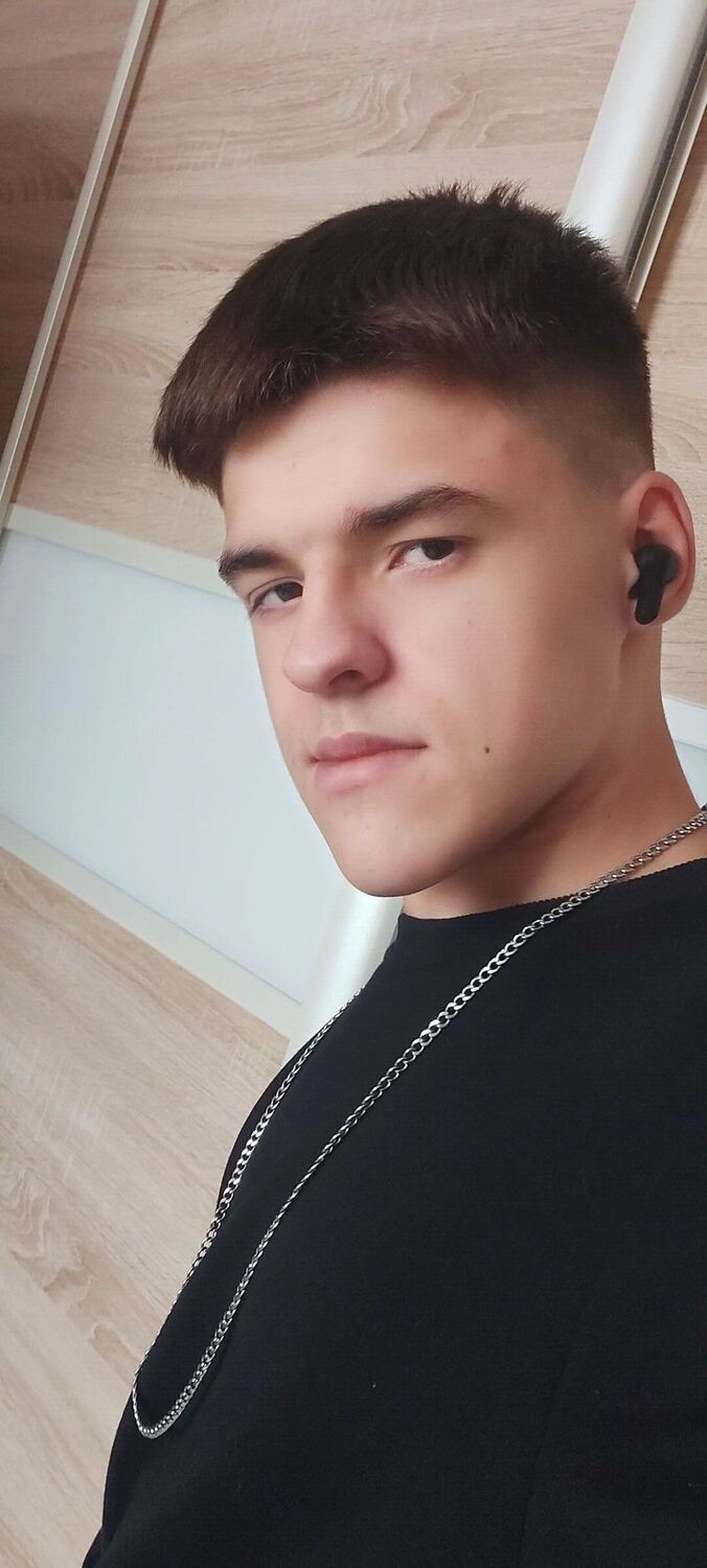  30452493  Egor, 21 ,    