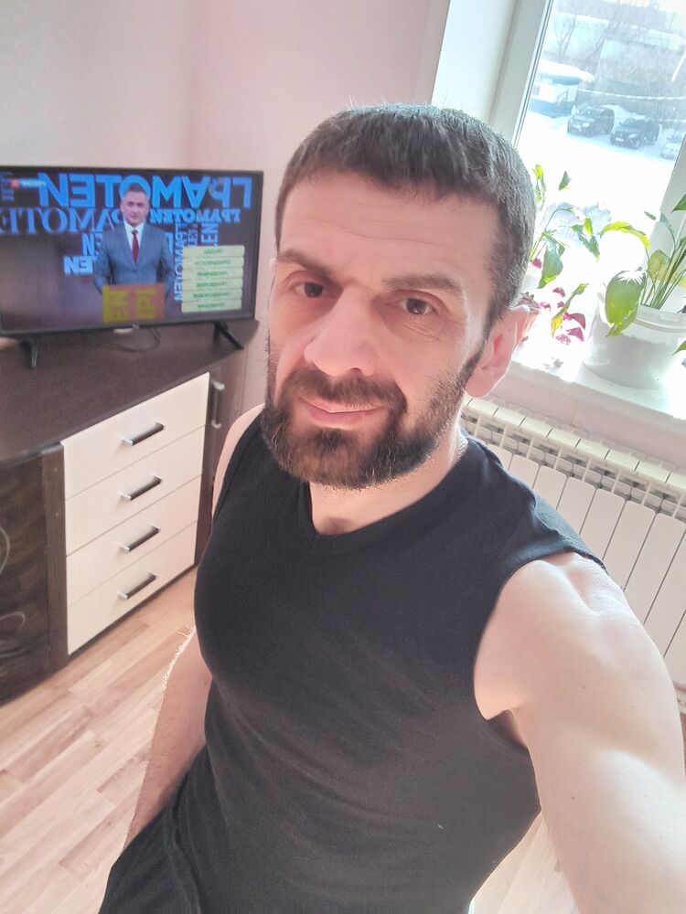  35787443  Zviadi, 43 ,    