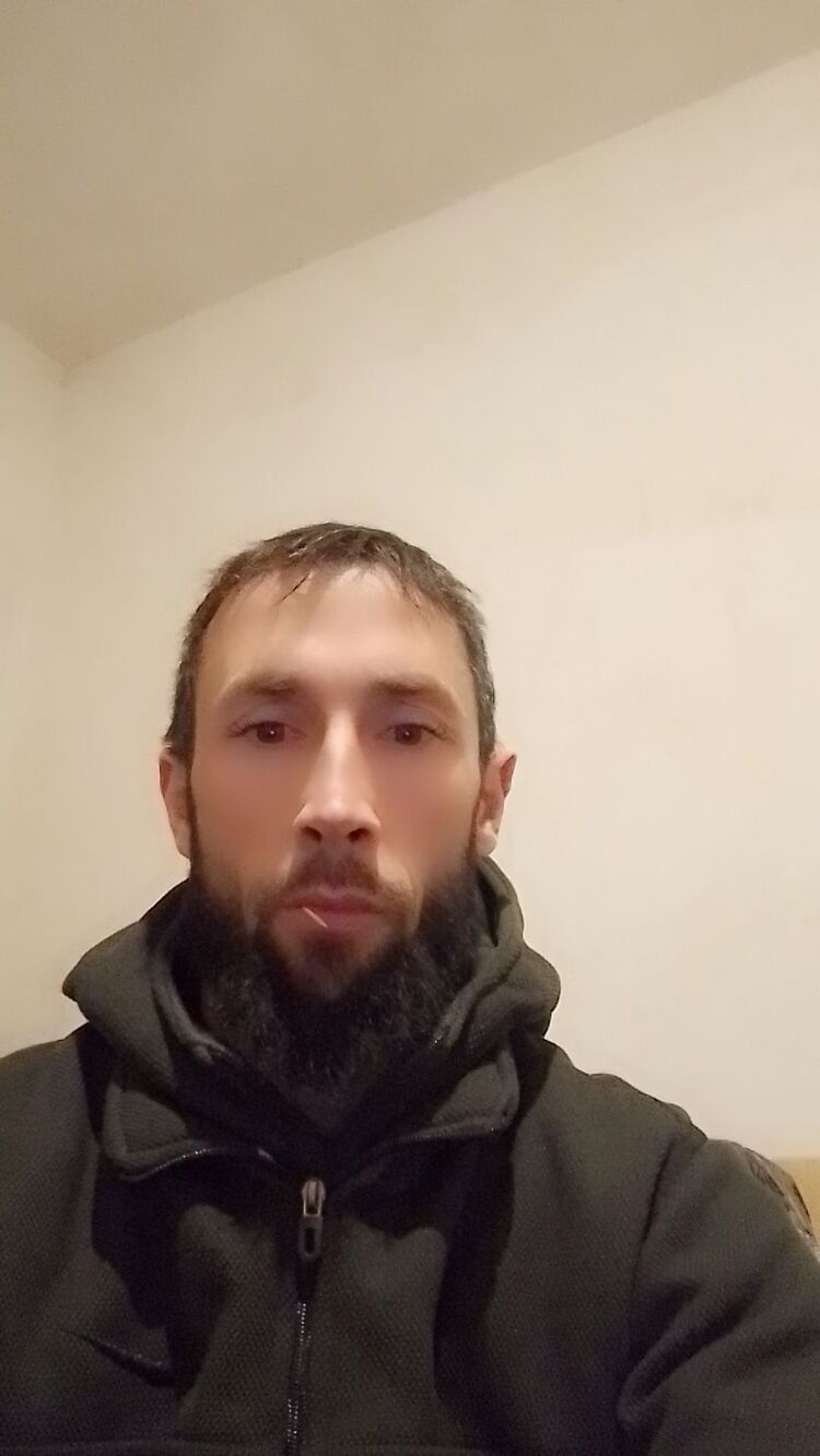  49142083  , 34 ,    