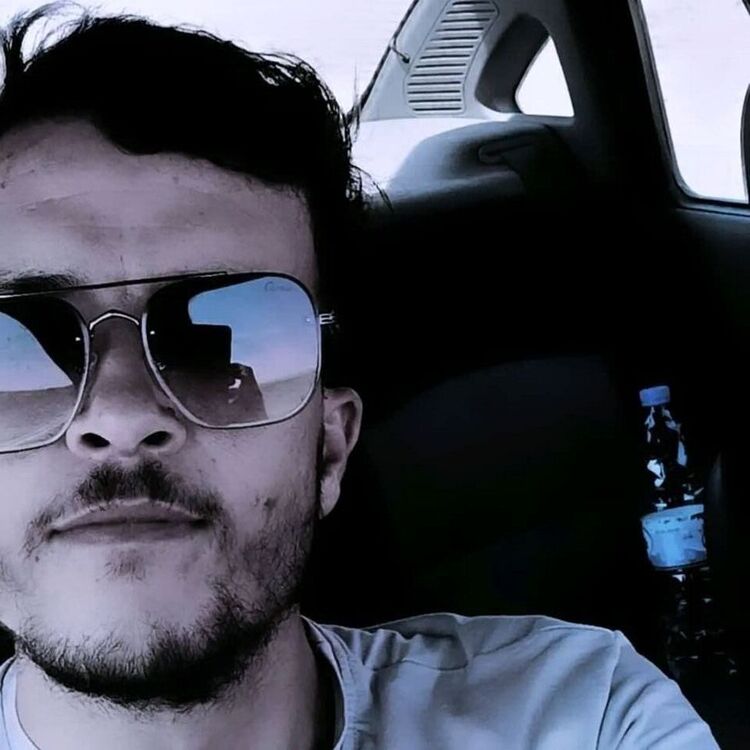  Age,   Tarek Ziad, 27 ,   ,   , c 