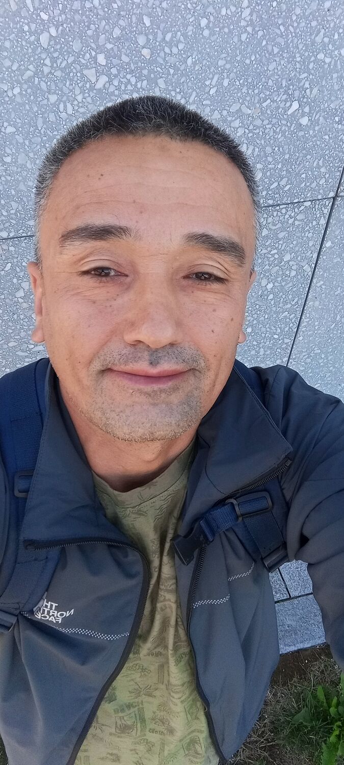  52551883  Kamol, 48 ,    