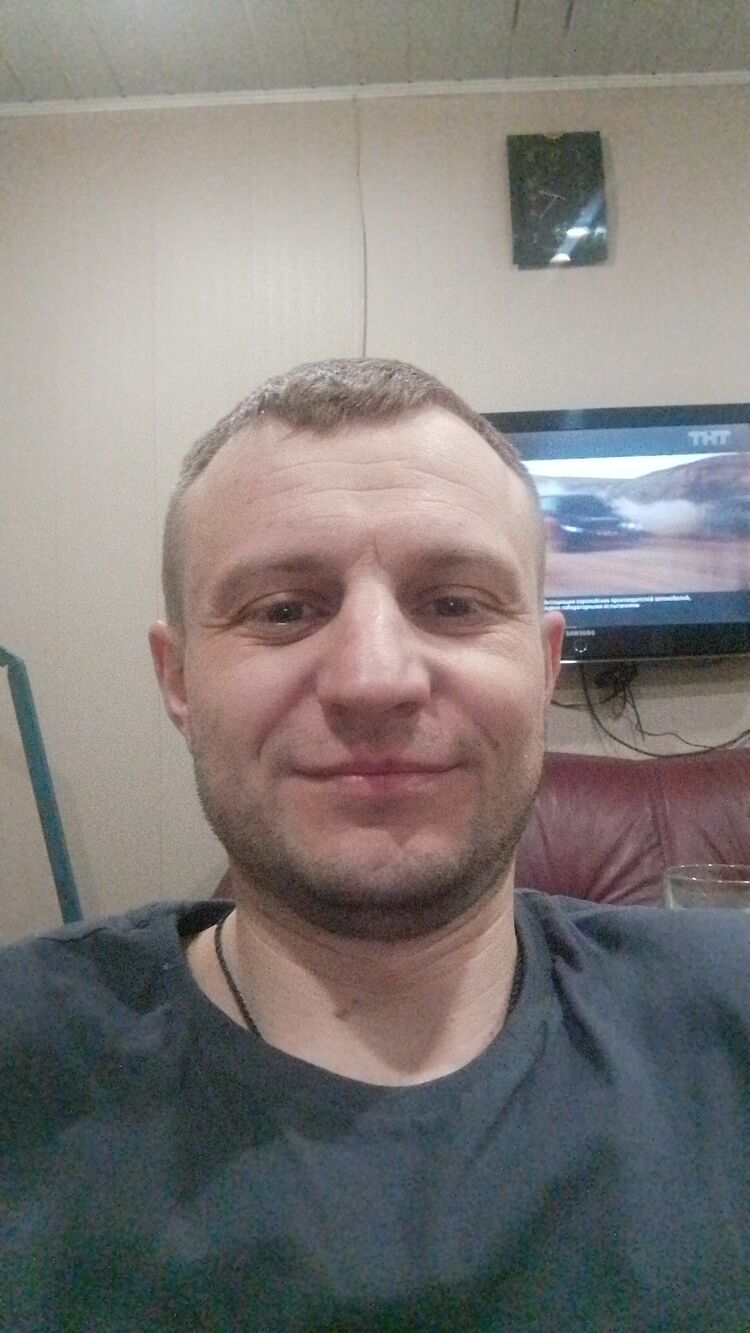  41992543  Victor, 37 ,    