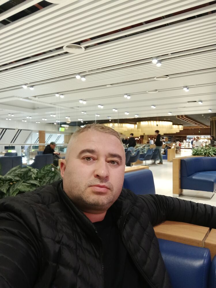  54581103  Eduard, 40 ,    