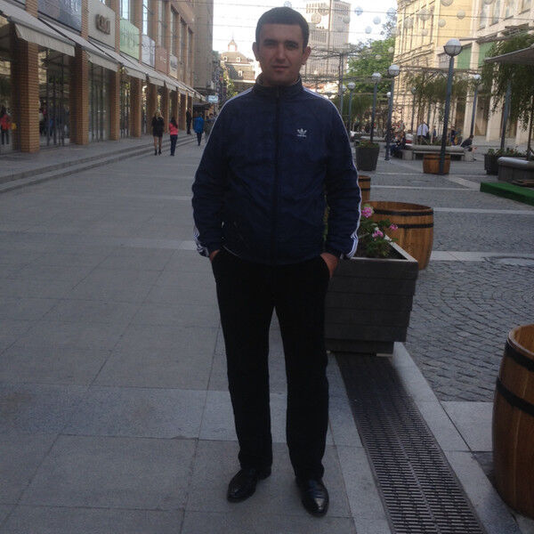  6051373  Vaqif, 44 ,    