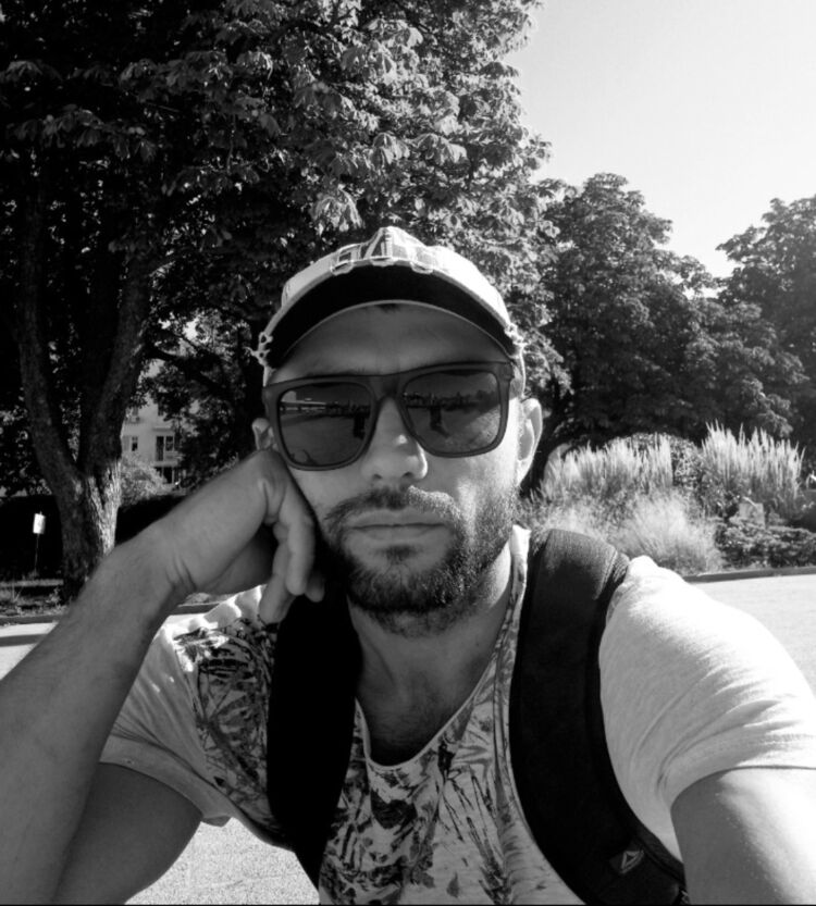  52618093  Vladimir, 38 ,    