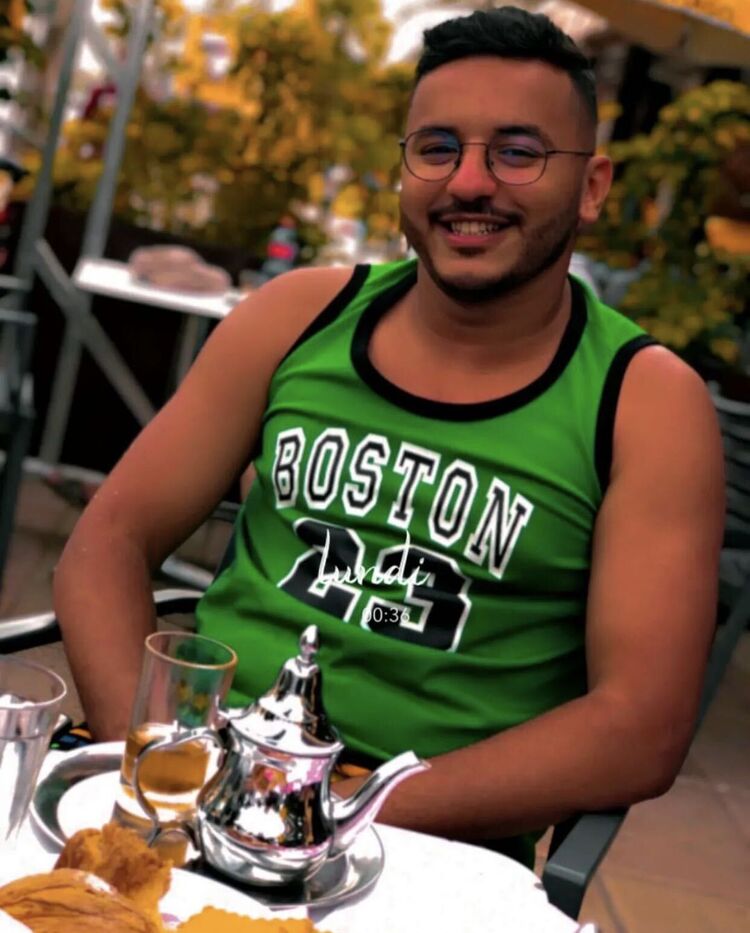  28954383  Younes, 29 ,    