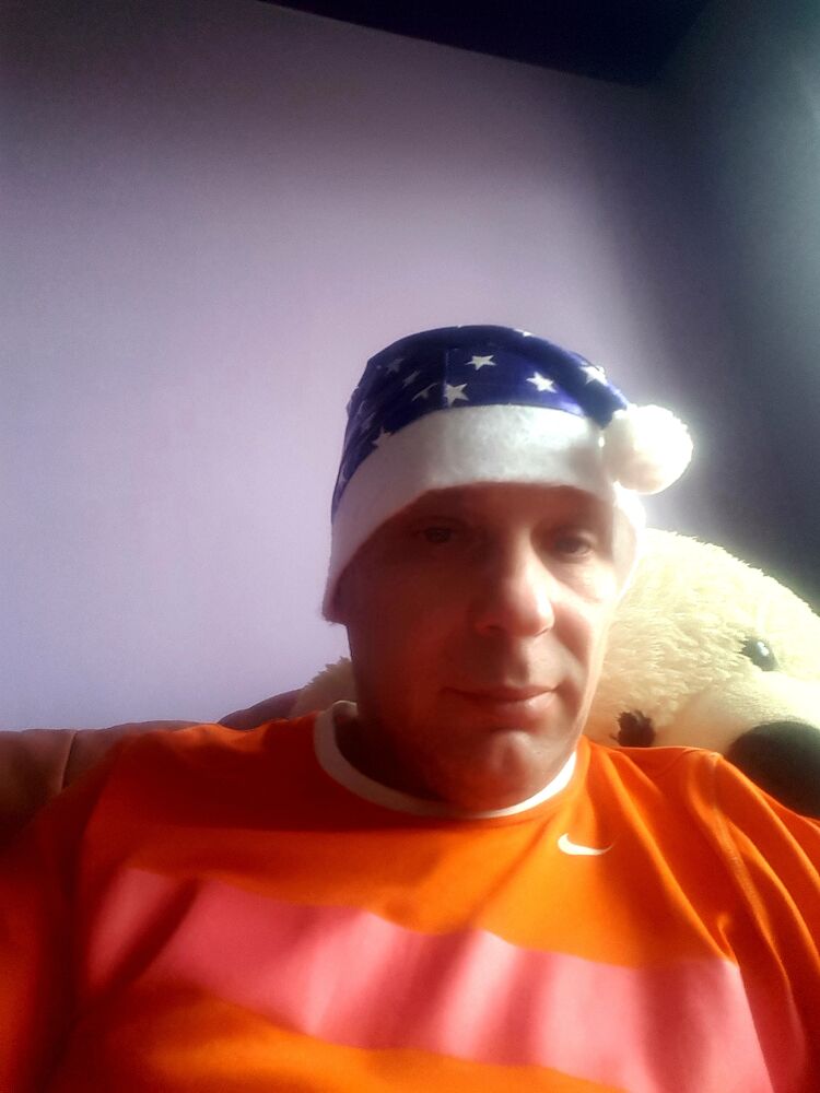  ,   Piotr, 45 ,  
