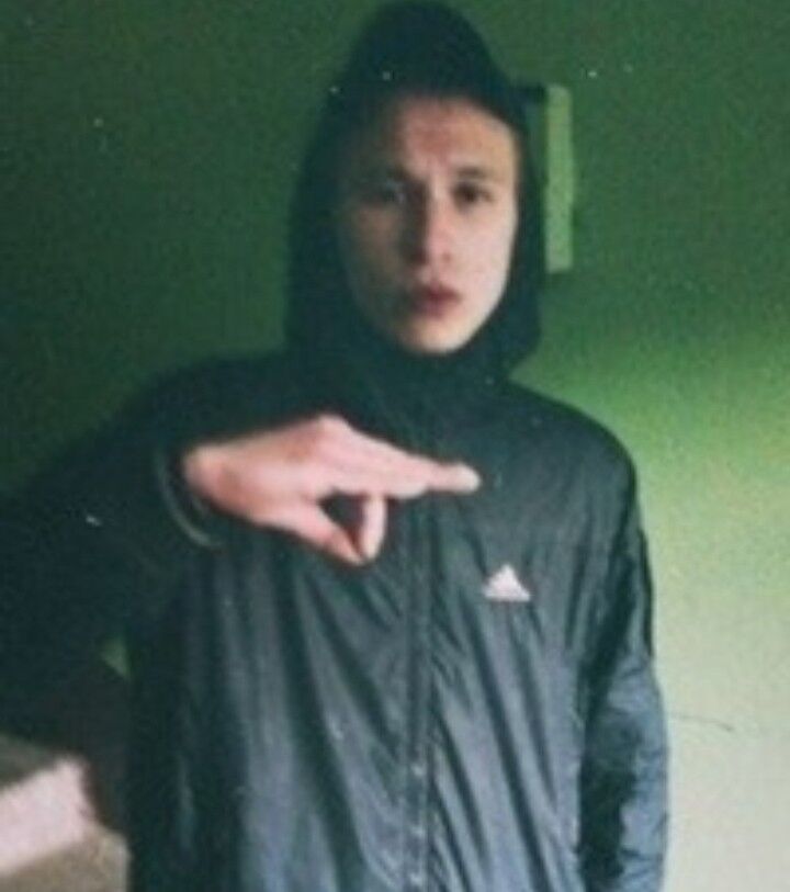  18827333  , 26 ,    