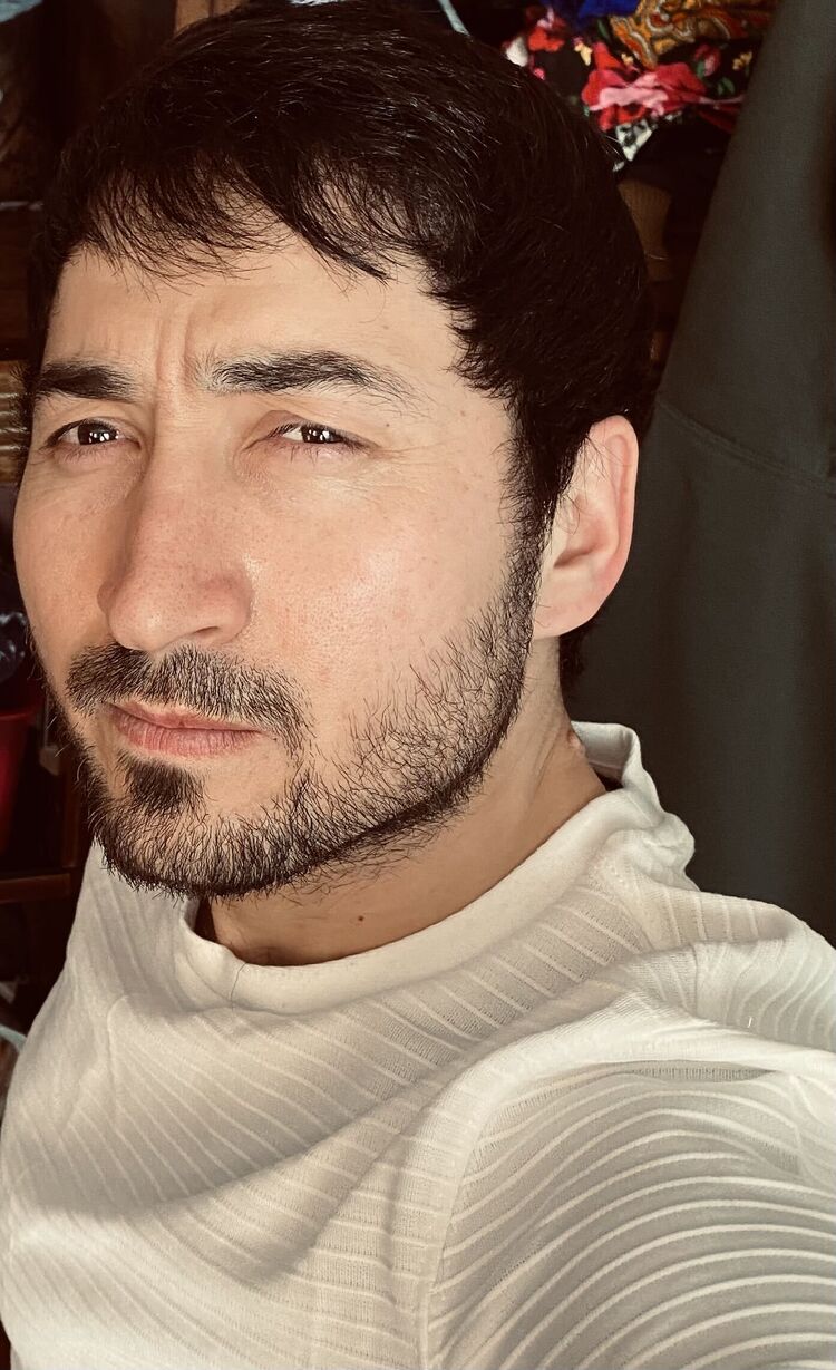  26600283  ZHORA, 37 ,    