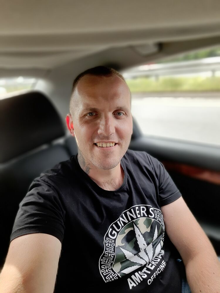  27859423  Uldis, 37 ,    