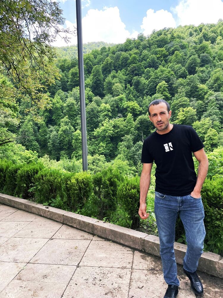  46757773  Narek, 33 ,    