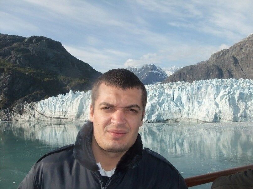  ,   Ievgenii, 39 ,   ,   , c 