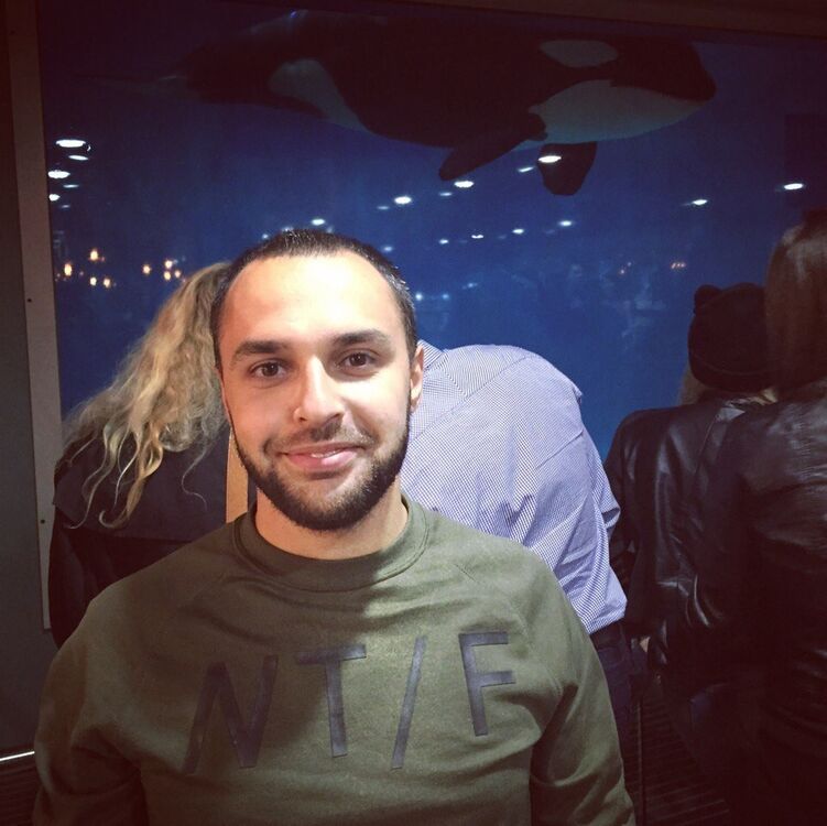  15611833  Artak, 41 ,    -