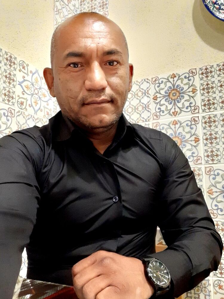  16927573  Usman, 50 ,    