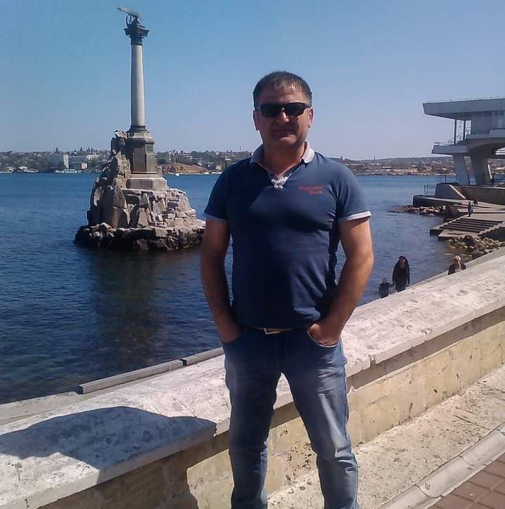  39209473  Artur, 50 ,    