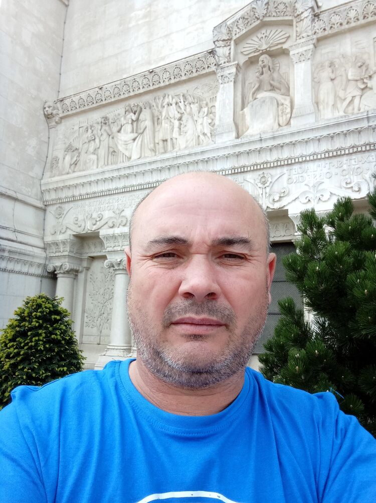  42842383  Gheorghrii, 46 ,    
