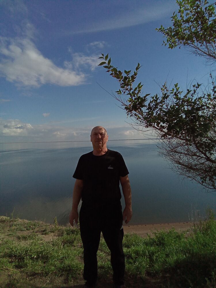  37984423  Ivan, 66 ,    