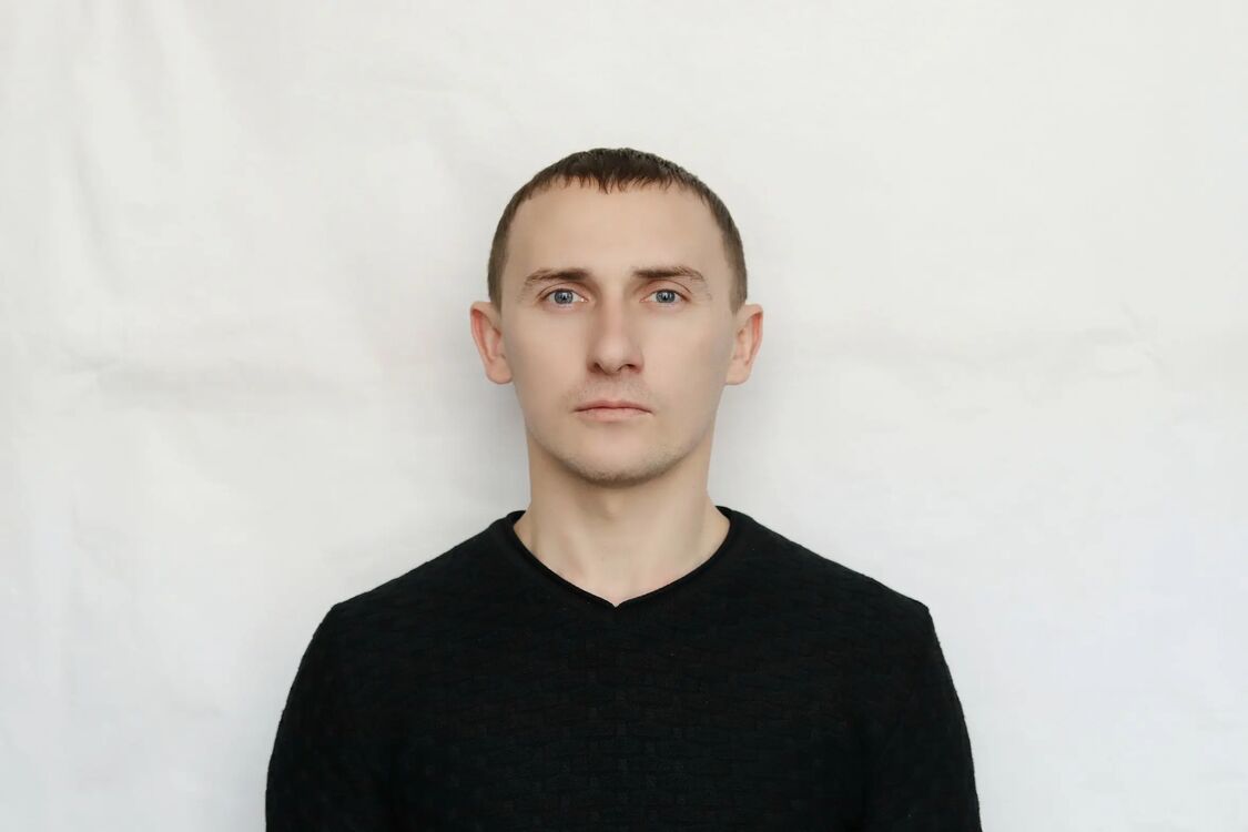  39888813  Anton, 32 ,    
