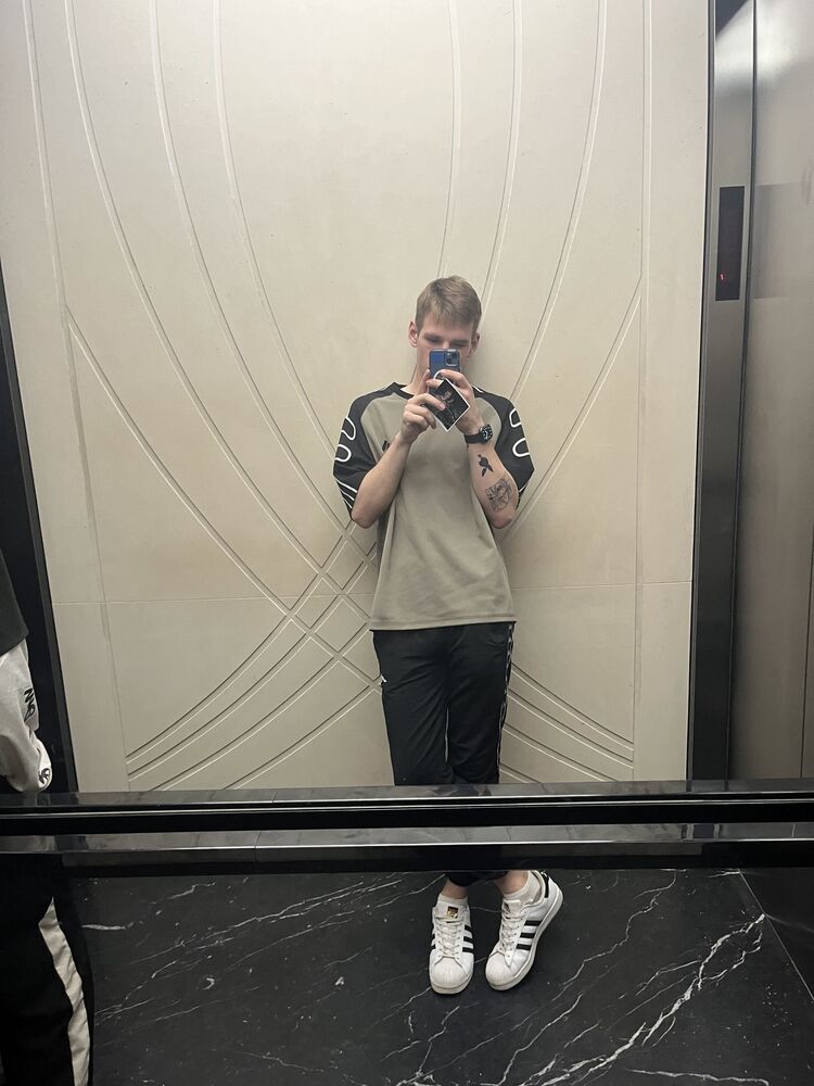  46048133  , 21 ,    