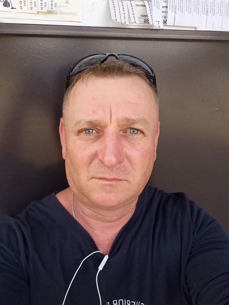  ,   Nicolae, 44 ,   ,   , c 