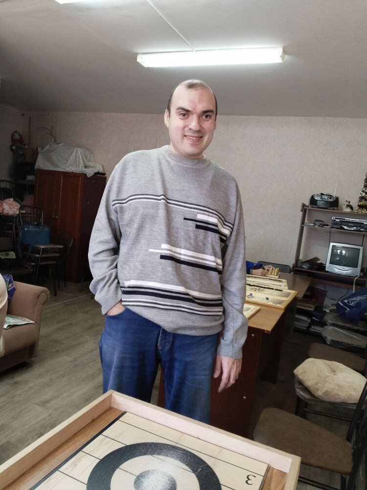  ,   Anton, 42 ,     , c , 