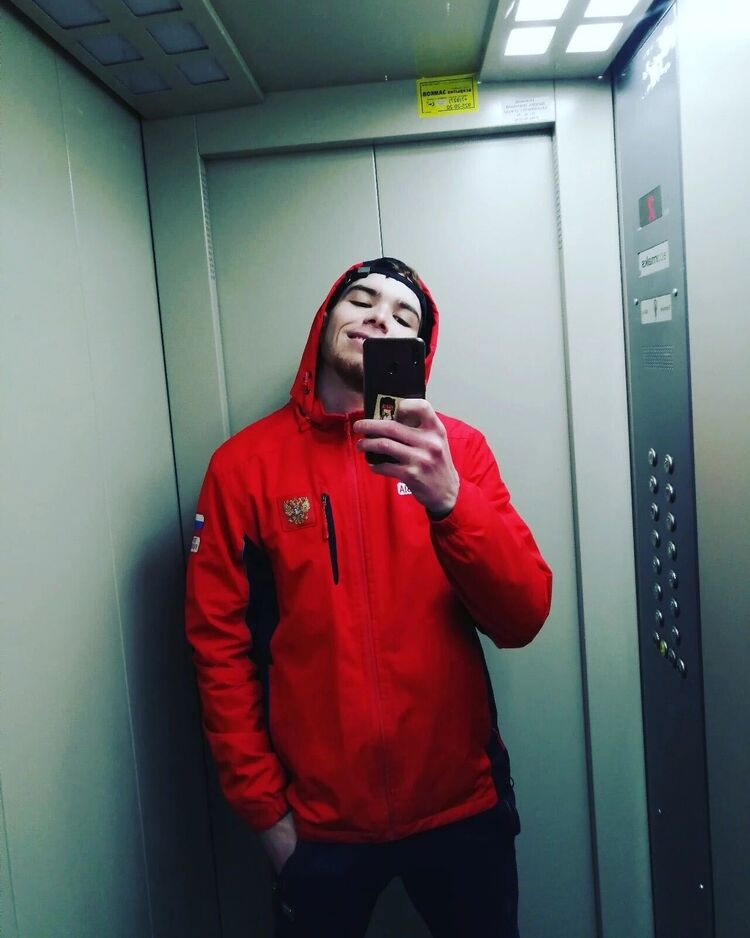  48484273  , 24 ,    
