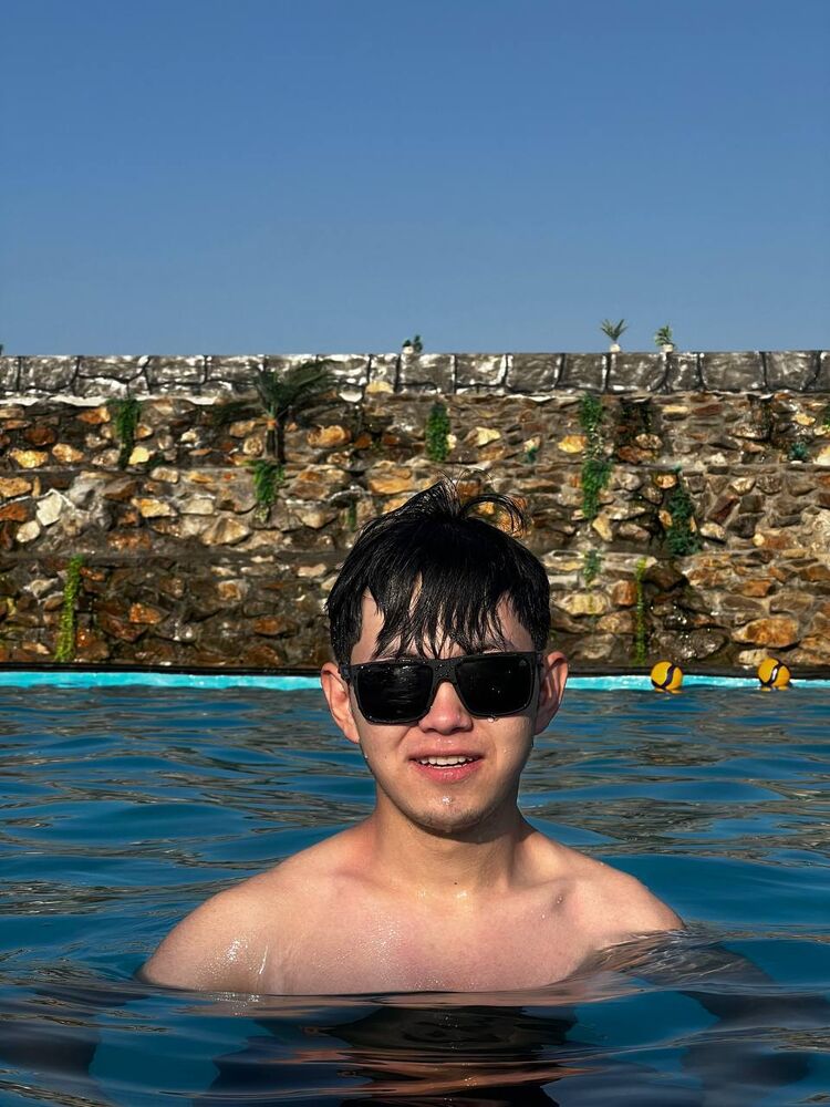 52718083  , 19 ,    