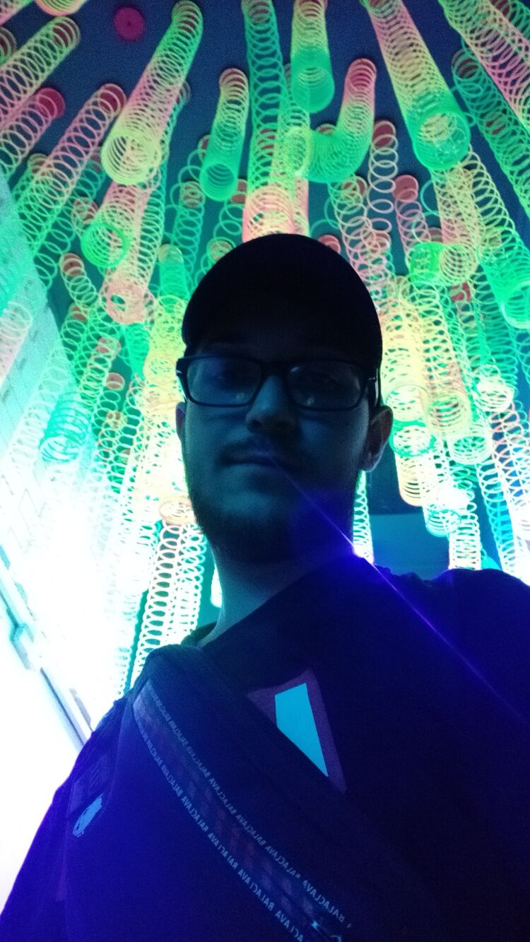  28559063  Kido, 31 ,    