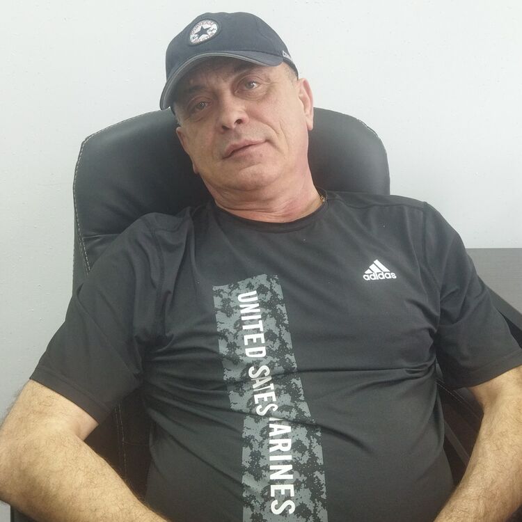 39507023  , 57 ,    