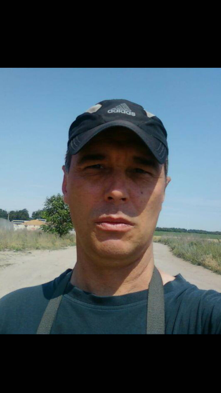  52238923  Vladimir, 47 ,    