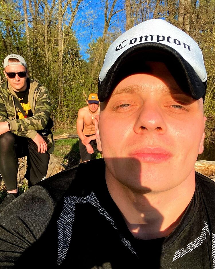  ,   Artyom, 31 ,   ,   , c , 