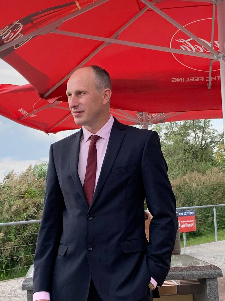  53547703  , 49 ,    Huddinge