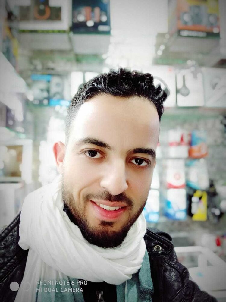  15720593  Ismail, 35 ,    