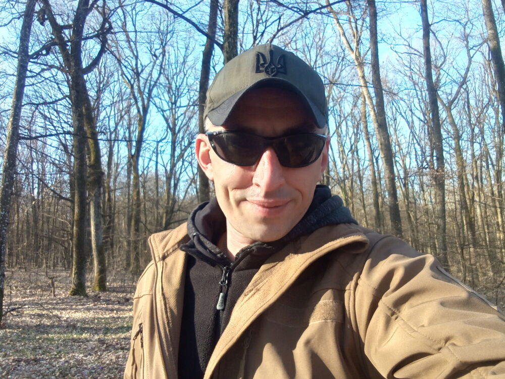  33310233  Vlad, 39 ,    