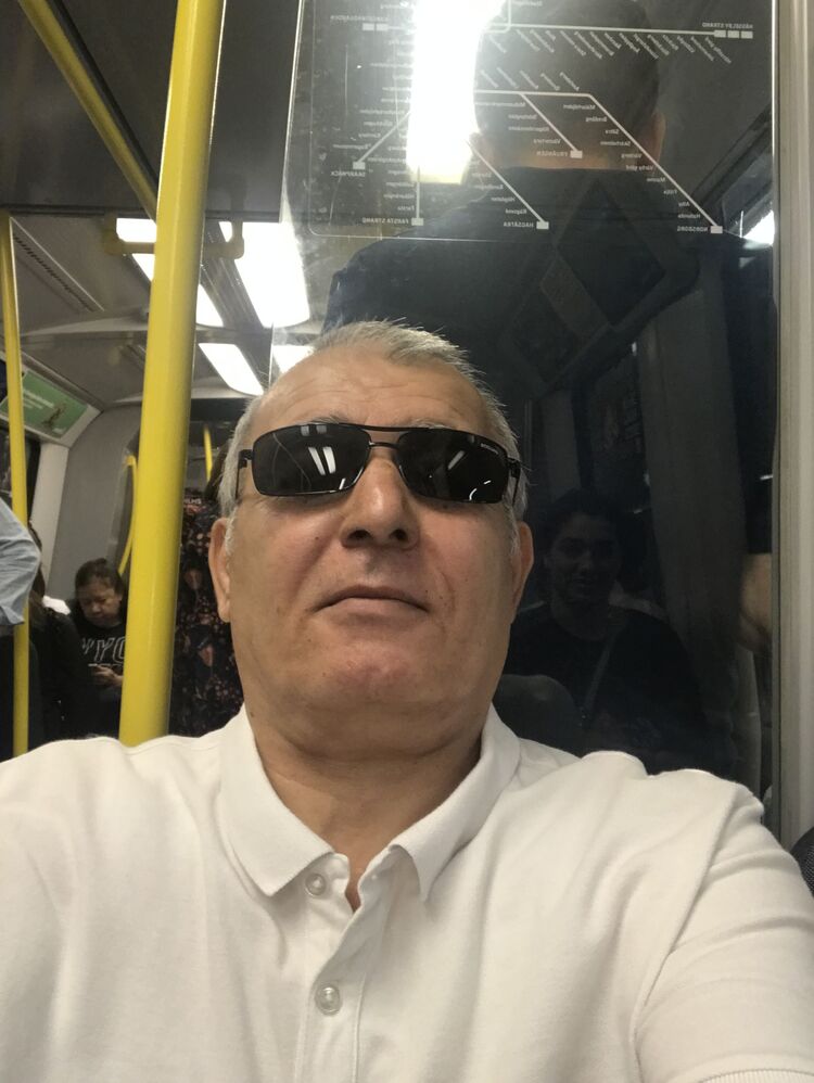  ,   Elcin, 57 ,   c 