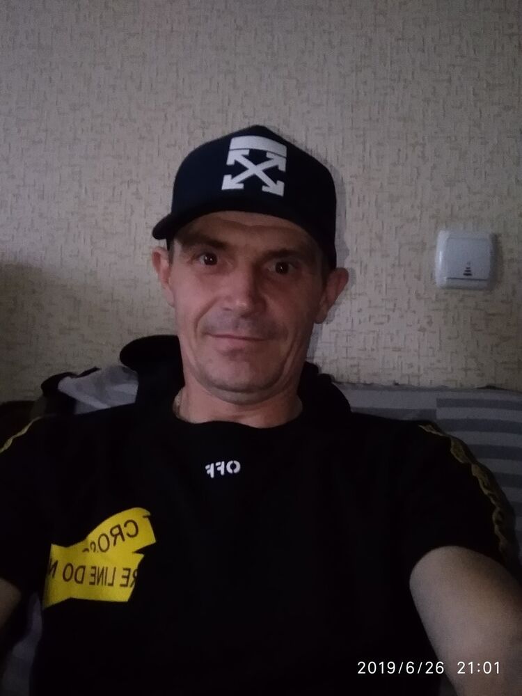  ,   Ruslan, 49 ,   ,   , c 
