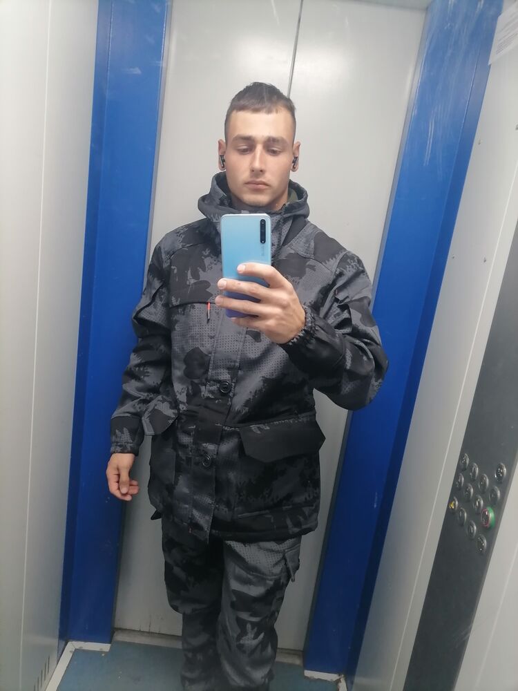  46963413  , 22 ,    