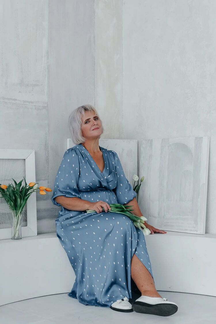  38253073  Larisa, 53 ,    