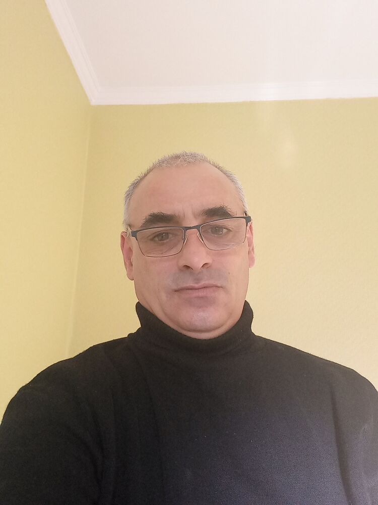  40040353  , 51 ,    