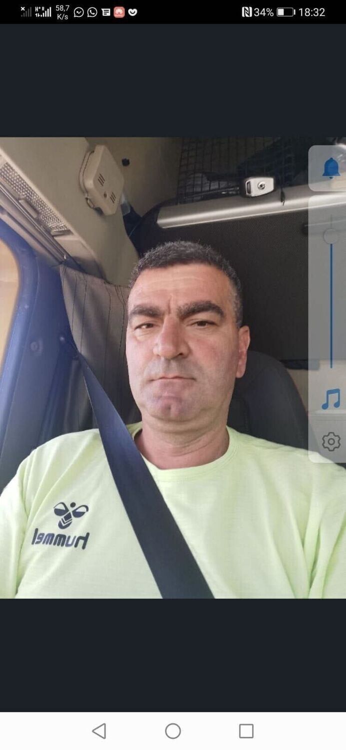  ,   Vasil, 54 ,     , c 