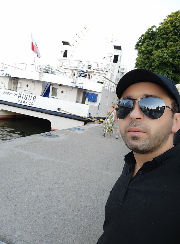  ,   Farid, 39 ,  