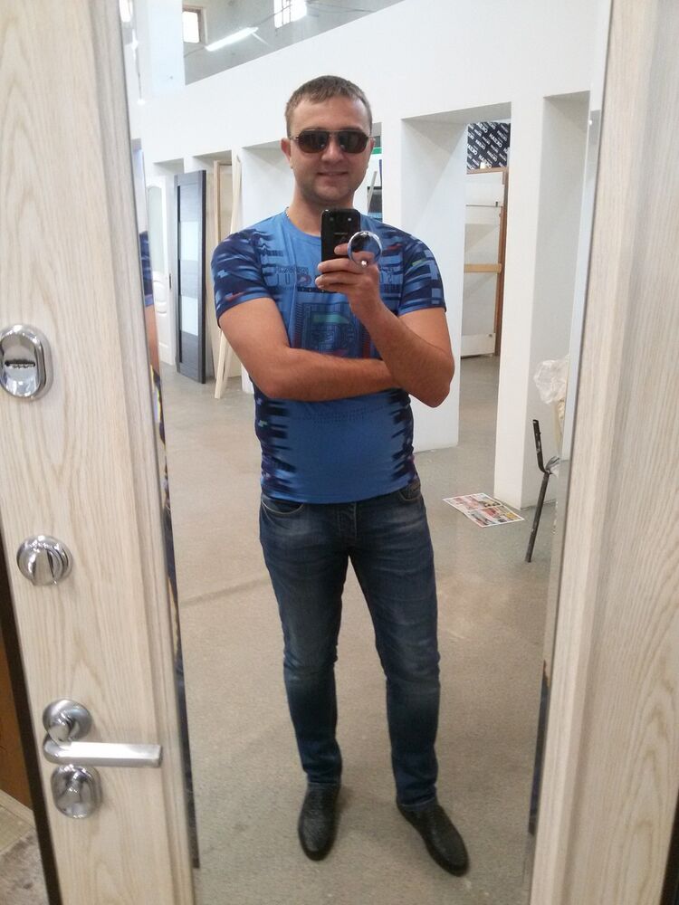  9366693  , 37 ,    