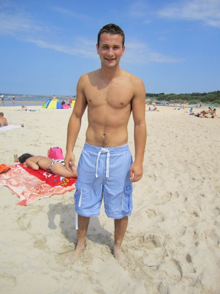  ,   Karolis, 37 ,   ,   , c 
